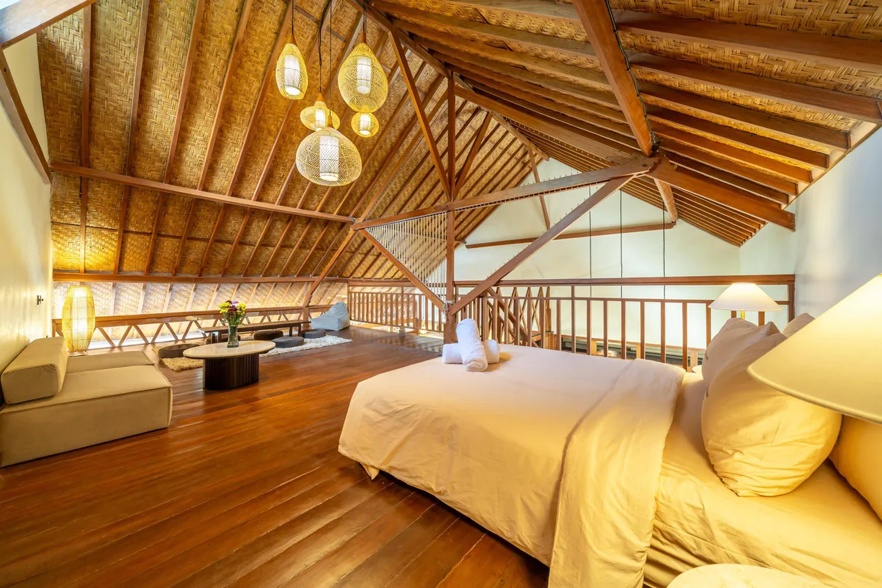 Ubud EcoHouse — Спальня на другому рівні
